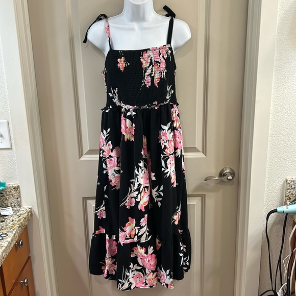 torrid Dresses & Skirts - Torrid Spaghetti Strap Dress With Pockets!